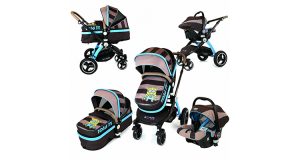 کالسکه نوزاد یکی از مهم‌ترین وسایل حمل‌ونقل کودک است که می‌تواند به بهترین دوست برای پدر و مادر تبدیل شود! البته به شرطی که مطابق با نیاز کودک و سبک زندگی والدین انتخاب شود. خرید یک کالسکه نامناسب بدون آگاهی از گزینه‌های موجود در بازار، نه‌تنها زندگی کودک و والدین را تسهیل نمی‌کند بلکه می‌تواند به وسیله‌ای دردسرساز تبدیل شود.کالسکه، فضایی است که نوزاد اوقات زیادی را در آن می‌گذراند؛بنابراین باید با دقت بالا و راهنمایی کامل خریداری شود تا علاوه بر حفظ امنیت و سلامتی کودک، زندگی پدر و مادر را آسان‌تر کند. برای خرید یک کالسکه مناسب نیازی نیست حتماً جیب خود را خالی کنید!فقط کافی است اهدافتان از خرید کالسکه و اولویت‌هایتان را مشخص کرده و بعد نسبت به خرید اقدام کنید. این مقاله به شما کمک می‌کند با گزینه‌های موجود در بازار آشنا شوید و مناسب‌ترین کالسکه را برای فرزند خود بیابید. 1. کالسکه سنتی نوزاد راهنمای کامل خرید کالسکه نوزاد کالسکه سنتی، مرسوم‌ترین نوع کالسکه است که از روزهای اول تولد تا چندین سال بعد برای حمل‌ونقل کودک استفاده می‌شود. سنتی بودن به معنای سنگین یا کند بودن نیست. بسیاری از این کالسکه‌ها از قابلیت مانور خوبی برخوردار هستند و در مکان‌های مختلف ازجمله پیاده‌روهای شلوغ، خیابان‌های سنگفرش شده، پارک‌ها یا مسیرهای ناهموار به کار می‌روند. پشتی این نوع کالسکه در بعضی مدل‌ها می‌تواند تا 180 درجه بخوابد و آن را به یک تختخواب تبدیل کند بعضی دیگر از مدل‌ها نیز از قابلیت تبدیل به صندلی اتومبیل برخوردار هستند. کالسکه سنتی یک سرمایه‌گذاری خوب برای استفاده طولانی‌مدت است اما معمولاً نسبت به کالسکه‌های دسته عصایی یا چتری، وزن بیشتری دارد. بعضی از مدل‌های آن نیز برای نوزادان زیر 6 ماه مناسب نیستند. پس موقع خرید حتماً به جزئیات و ویژگی‌های آن دقت کنید. 2. کالسکه کومبو یا ترکیبی برای نوزاد راهنمای کامل خرید کالسکه نوزاد ویژگی‌های این کالسکه را می‌توان مطابق با موقعیت‌های مختلف و رشد کودک تغییر داد. بعضی از کالسکه‌های کومبو را می‌توان به‌عنوان صندلی اتومبیل نیز به کاربرد اما خیلی اوقات این گزینه باید جداگانه همراه با آداپتور خریداری شود. کالسکه کومبو را معمولاً می‌توان به گهواره و تختخواب نیز تبدیل کرد. بعضی مدل‌های آن‌هم دارای قابلیت جابجایی دسته یا نشیمنگاه هستند. به‌این‌ترتیب، کودک می‌تواند روبه‌جلو یا روبه‌روی کسی که او را هل می‌دهد، بنشیند. این نوع کالسکه معمولاً تا 18 کیلوگرم وزن را می‌تواند تحمل کند؛ بنابراین با بزرگ شدن کودک لازم نیست کالسکه او را تعویض کنید. بعضی از کالسکه‌های کومبو به‌صورت پکیج چندتکه شامل چهارچوب یا اسکلت، گهواره سبدی، صندلی باقابلیت جابه‌جایی، پمپ باد و فشارسنج برای چرخ‌ها و … به فروش می‌رسند اما در بعضی از مدل‌های دیگر باید هر یک از این تکه‌ها را جداگانه خریداری کرد. این نوع کالسکه معمولاً گران‌قیمت است. 3. کالسکه چتری یا دسته عصایی راهنمای کامل خرید کالسکه نوزاد این نوع کالسکه سبک‌تر از مدل‌های دیگر است و دسته‌هایی شبیه به دسته چتر دارد. کالسکه چتری برای مسافرت و رفت‌وآمد در شهر و برای کودکانی که قادر به نشستن هستند، گزینه‌ای مناسب است. همچنین می‌توان آن را به‌راحتی تا و جا‌به‌جا کرد. بعضی از مدل‌های آن را می‌توان به‌عنوان صندلی اتومبیل نیز به کاربرد که در این صورت نیاز به آداپتور وجود دارد. سایز کوچک این کالسکه‌ها معمولاً برای کودکان بزرگ‌تر ناراحتی ایجاد می‌کند؛ به‌خصوص اگر کودک لباس‌های زمستانی و ضخیم به تن داشته باشد. بعضی از این کالسکه‌ها فاقد کمک‌فنر هستند. همچنین ممکن است چرخ‌های کوچک و پلاستیکی آن‌ها، مانور حرکتی را کم کند. بیشتر این کالسکه‌ها برای نوزادان کوچک‌تر از 6 ماه نامناسب هستند. 4. کالسکه مسافرتی نوزاد راهنمای کامل خرید کالسکه نوزاد این کالسکه معمولاً سه‌تکه است و شامل صندلی اتومبیل، پایه صندلی اتومبیل و کالسکه اصلی می‌شود. با استفاده از کالسکه مسافرتی می‌توان بدون ایجاد مزاحمت در خواب کودک او را از اتومبیل به کالسکه یا برعکس جابه‌جا کرد. بعضی از مدل‌های کالسکه مسافرتی با برخورداری از پشتی تاشو به تختخواب نیز تبدیل می‌شوند. از معایب آن می‌توان به سایز بزرگ اشاره کرد. هل دادن بعضی از مدل‌های آن نیز دشوار است. 5. صندلی اتومبیل کالسکه‌ای راهنمای کامل خرید کالسکه نوزاد این نوع صندلی نوزاد که به‌تازگی وارد بازار شده است دارای چهارچوب کامل کالسکه است. درواقع کالسکه‌ای است که می‌توان آن را به‌طور مستقیم و بدون نیاز به آداپتور، صرفاً با تا کردن پایه‌ها، به صندلی اتومبیل تبدیل کرد. از معایب آن می‌توان به وزن سنگین و نبود تجهیزات جانبی مثل جیب و سبد وسایل اشاره کرد. استفاده از این نوع کالسکه برای مادرانی که به‌تازگی سزارین داشته‌اند دشوار است. 6. چهارچرخ حامل نشیمن گاه راهنمای کامل خرید کالسکه نوزاد این نوع کالسکه درواقع نوعی چهارچوب بدون صندلی است و می‌تواند صندلی اتومبیل را روی خود جای دهد. وزن آن بسیار سبک است و معمولاً مدل‌های مختلفی از صندلی‌ها و کریرهای نوزاد را روی خود جای می‌دهد. با استفاده از آن می‌توان بدون ایجاد مزاحمت در خواب کودک، او را جابه‌جا کرد. بیشتر مدل‌های این کالسکه دارای یک بند محافظ هستند که باید روی صندلی اتومبیل بسته شود. این نوع کالسکه معمولاً با گذر کودک از سن صندلی اتومبیل، دیگر قابل‌استفاده نیست و باید تعویض شود. 7. کالسکه برای نوزادان دوقلو راهنمای کامل خرید کالسکه نوزاد این نوع کالسکه از دو صندلی کنار هم یا پشت سر هم و یک چهارچوب تشکیل‌شده است. اگر قد و وزن هر دو کودک تقریباً یکسان باشد، مانور دادن با این کالسکه آسان‌تر می‌شود. در غیر این صورت کالسکه‌هایی که از دو صندلی کنار هم تشکیل‌شده‌اند معمولاً ضمن حرکت به سمت کودک با وزن بیشتر منحرف می‌شوند. این نوع کالسکه همچنین در عبور از درب خانه، فروشگاه و یا آسانسور می‌تواند مشکل‌ساز شود. کالسکه‌هایی که از دو صندلی پشت سر هم تشکیل‌شده‌اند نیز معمولاً از قابلیت تا شدن پشتی برای صندلی جلویی برخوردار نیستند. در بعضی مدل‌ها می‌توان صندلی‌ها را روبه‌روی هم قرارداد تا کودکان یکدیگر را ببینند. در بعضی مدل‌ها نیز صندلی پشتی بالاتر است تا کودک پشتی بتواند جلو را مشاهده کند. این نوع کالسکه معمولاً از قابلیت تبدیل به صندلی اتومبیل نیز برخوردار است. از معایب آن می‌تواند به سنگین بودن و عبور و مرور دشوارتر در نواحی ناهموار اشاره کرد. در بعضی مدل‌ها نیز جای پای کافی برای کودک در صندلی پشتی وجود ندارد. 8. کالسکه ورزشی نوزاد راهنمای کامل خرید کالسکه نوزاد این نوع کالسکه دارای 3 چرخ بادی بزرگ است و استفاده از آن به مادران ورزشکار توصیه می‌شود. چرخ جلو در این کالسکه می‌تواند ثابت یا دارای قابلیت چرخش به چپ و راست باشد. ثابت نگه‌داشتن چرخ جلو از انحراف کالسکه به چپ و راست در زمان دویدن و عبور از سطوح ناهموار جلوگیری می‌کند. کالسکه ورزشی معمولاً مجهز به ترمزدستی و ترمز پایی است. دستگیره بلند و بالای آن نیز از برخورد سایر دونده‌ها به چهارچوب کالسکه و آسیب دیدن آن پیشگیری می‌کند. کالسکه ورزشی معمولاً مجهز به بندی است که به بدن مادر متصل می‌شود و از رها شدن ناگهانی کالسکه حین دویدن یا زمین خوردن مادر جلوگیری می‌کند. این نوع کالسکه دوام بالایی دارد و وزن‌های بالا را تحمل می‌کند اما بهتر است به‌عنوان تنها کالسکه کودک انتخاب نشود. همچنین سایز بزرگ و وزن سنگینی دارد و ممکن است در صندوق اتومبیل جا نگیرد. علاوه بر این‌ها باید به‌طور مرتب چرخ‌های آن را ازلحاظ باد و فشار بررسی کرد. 9. کالسکه دوبل راهنمای کامل خرید کالسکه نوزاد این نوع کالسکه تکی را به‌راحتی می‌توان بااتصال یک صندلی اضافه به کالسکه دوبل تبدیل کرد. کالسکه دوبل بیشتر برای فرزندان با اختلاف سن مناسب است نه کودکان دوقلو. معمولاً کالسکه اصلی برای کودک بزرگ‌تر و کالسکه فرعی برای کودک کوچک‌تر استفاده می‌شود. 10. کالسکه درشکه‌ای راهنمای کامل خرید کالسکه نوزاد این کالسکه درواقع یک گهواره چرخ‌دار با ظاهر کلاسیک است. کالسکه درشکه‌ای فقط برای نوزادان کاربرد دارد و با رشد کودک باید با کالسکه معمولی تعویض شود. از مزایای آن می‌توان به وزن سبک و چرخ‌های بزرگ و جابه‌جایی آسان اشاره کرد. این کالسکه‌ها معمولاً گران‌قیمت هستند. تجهیزات اضافی کالسکه انواع مختلف کالسکه دارای تجهیزات متعدد هستند که اغلب باید جداگانه خریداری شوند. بعضی از این تجهیزات، حمل‌ونقل کودک را امن‌تر می‌کنند و بعضی دیگر شرایط را برای پدر و مادر آسان‌تر می‌کنند. ازجمله این تجهیزات می‌توان به دسته با قابیلت جابه‌جایی به عقب یا جلو، جای لیوان و بطری، جای کلید و گوشی تلفن، سبد وسایل، اسپیکر و دستگاه پخش موسیقی، تبلت مقابل دید کودک، سایه‌بان، کاور باران، پشه‌بند و کاور پا در فصل سرما اشاره کرد.